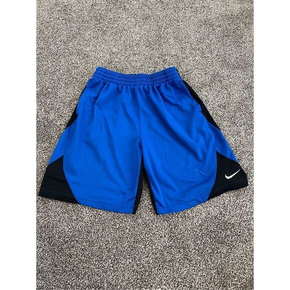 Nike youth large Blue Athletic Shorts - Picture 1 of 7